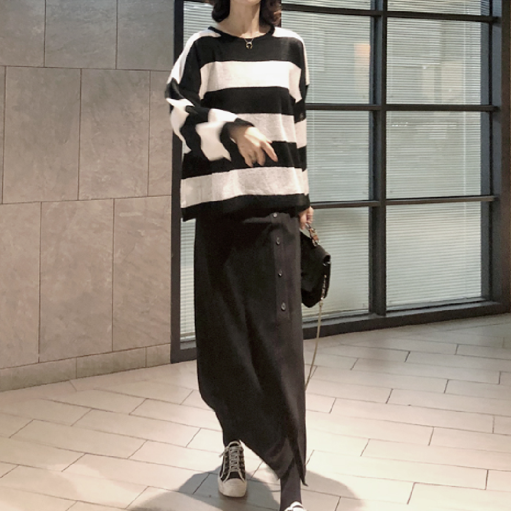 ANAIS’s Unbalanced Button Skirt