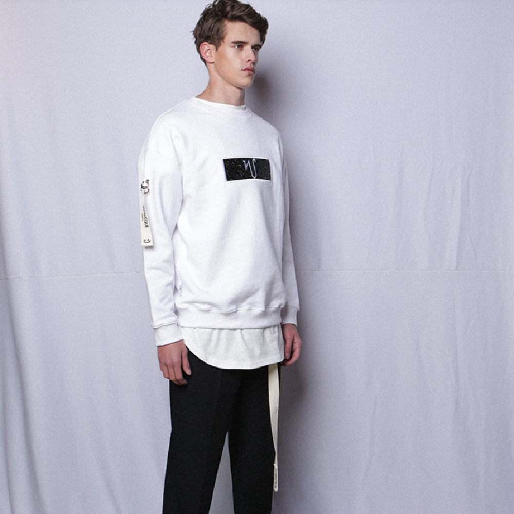 GOTHICQUE’s Glitter Sweatshirt