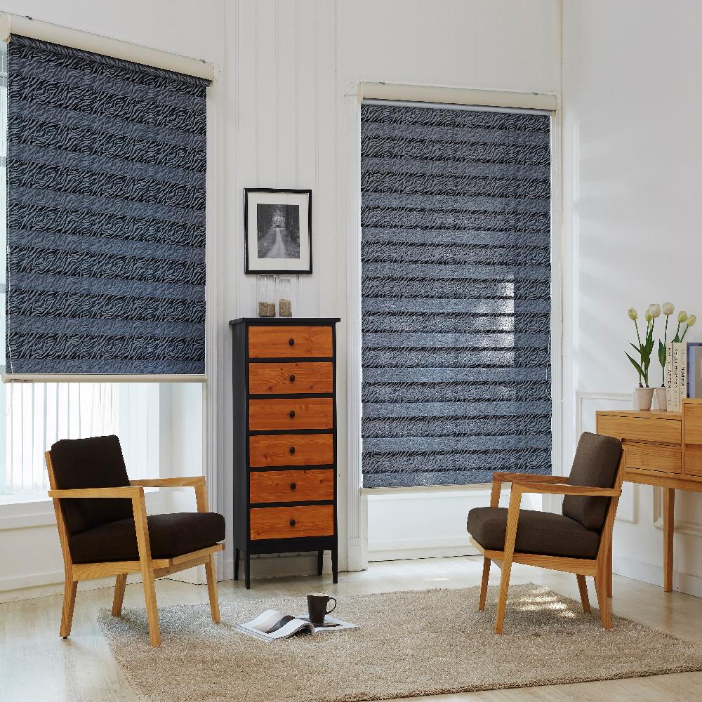 Designed dual combi blind ( ZEBRA )